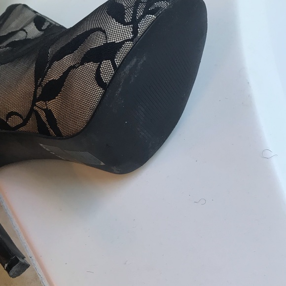 Shoes - Picture 3 of 3